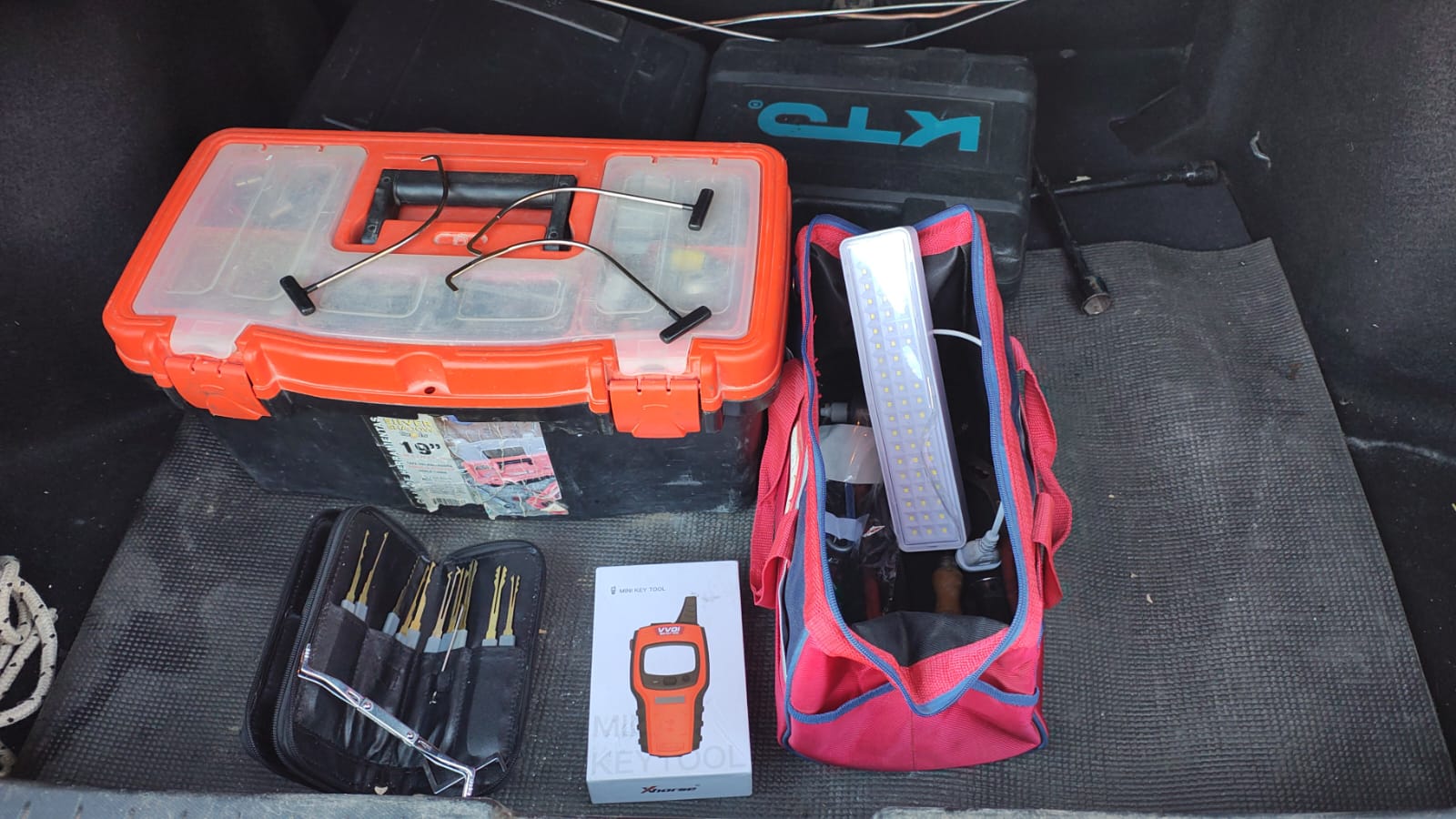 Kit completo de cerrajero móvil con herramientas Xhorse para servicio a domicilio en Bahía Blanca